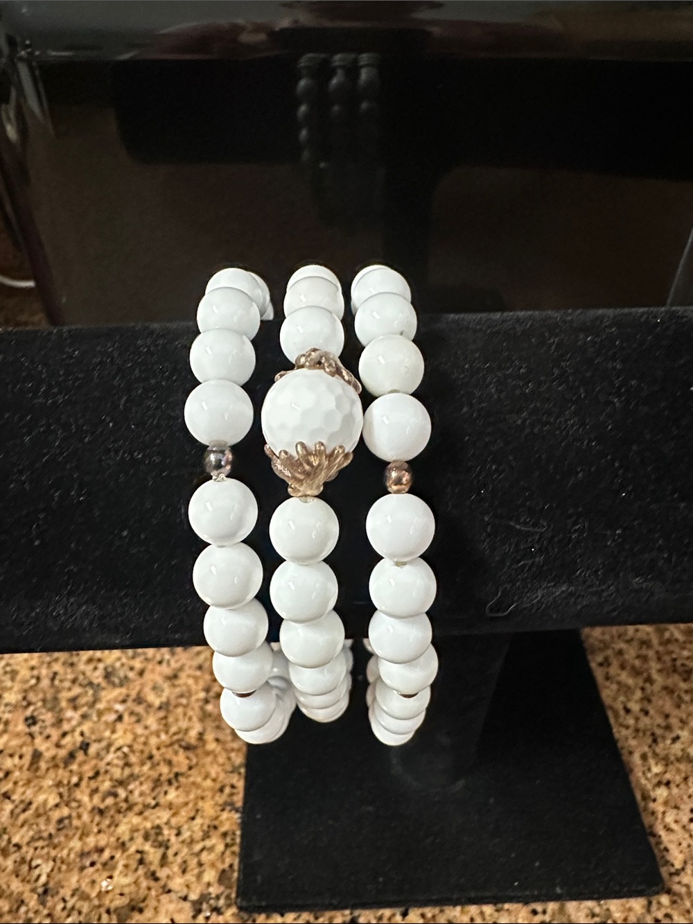 Dallas Prince agate bracelet. Gold over 925 claw decor and spacers.